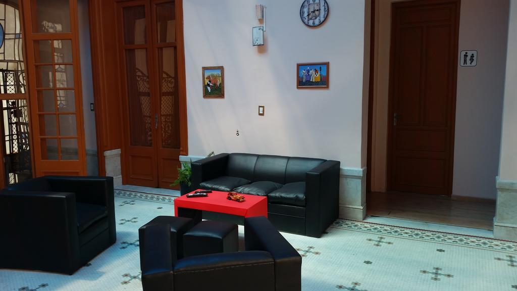 Posada Del Gaucho Hostel Montevideo Bagian luar foto